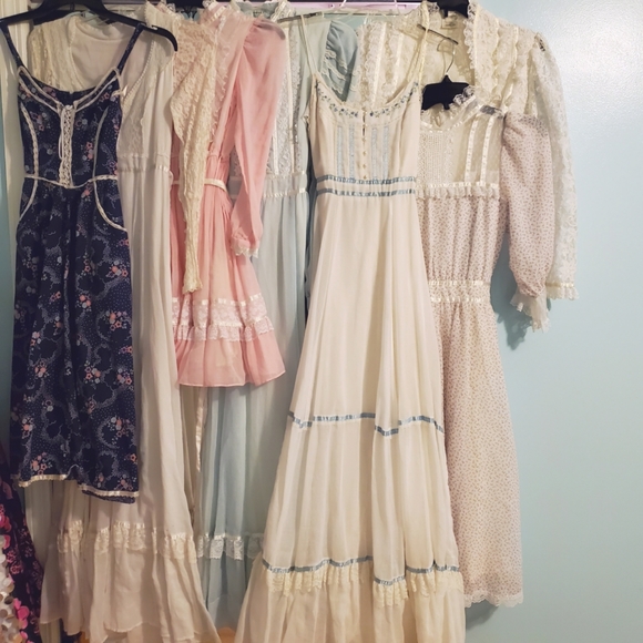 Vintage Dresses & Skirts - Updating soon- New Posting - Preview